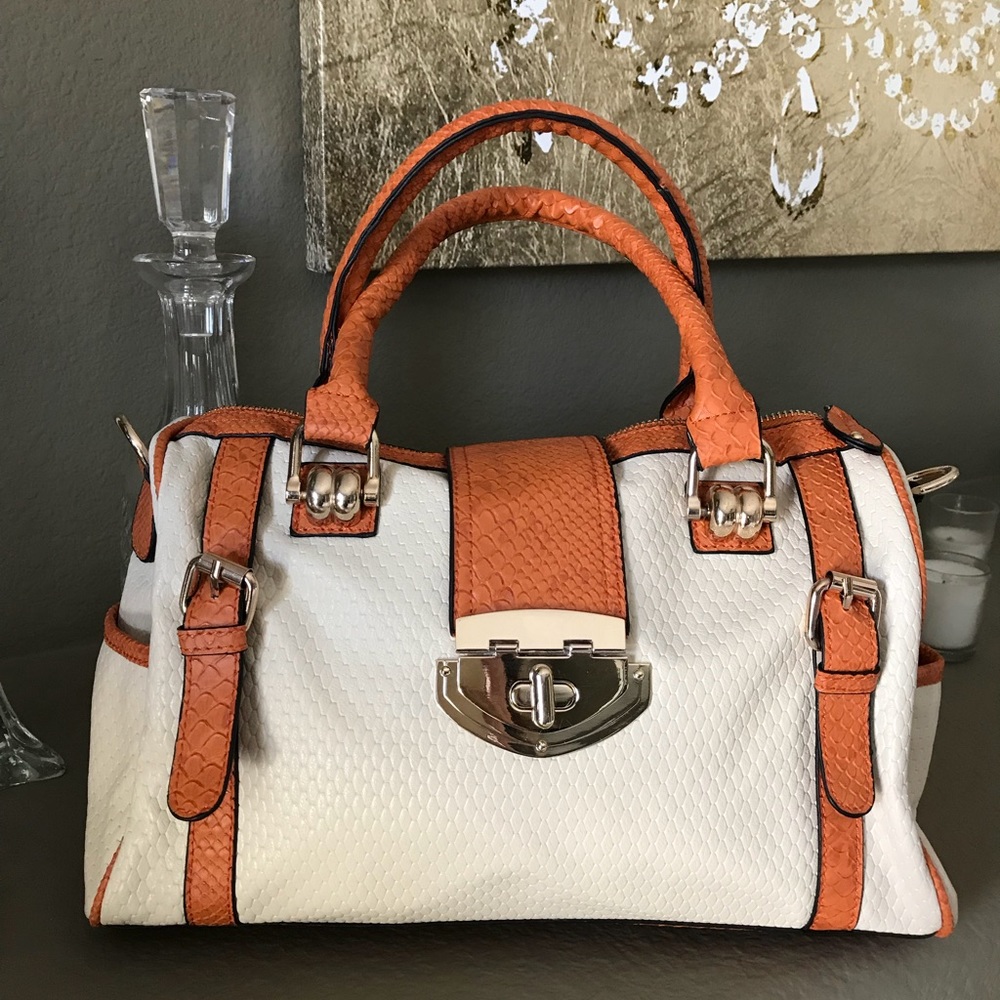 Snakeskin like vegan handbag purse. Never worn